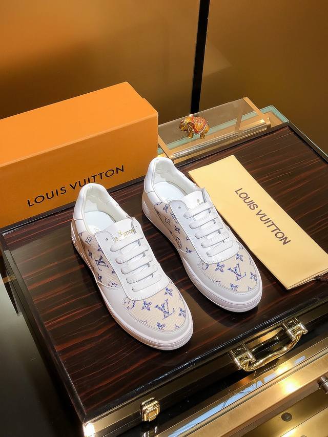 商品名称：Louis Vuitton 路易 威登 正规码数: 38-44 休闲鞋 商品材料：精选 牛皮鞋面，柔软羊皮内里；原厂大底。